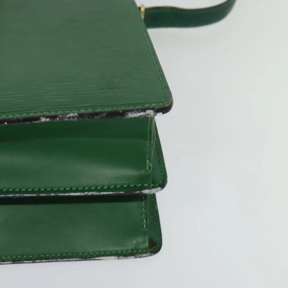 LOUIS VUITTON Epi Capuchin Shoulder Bag Green M52344 LV Auth 129902 - Picture 4 of 16